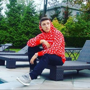 Meet your Posher, Tyler